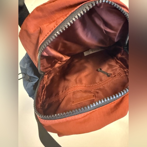 Lululemon Pack and Go Multi Wear Bag - Picture 5 of 11